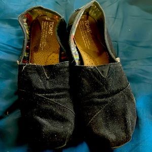 Toms size 8